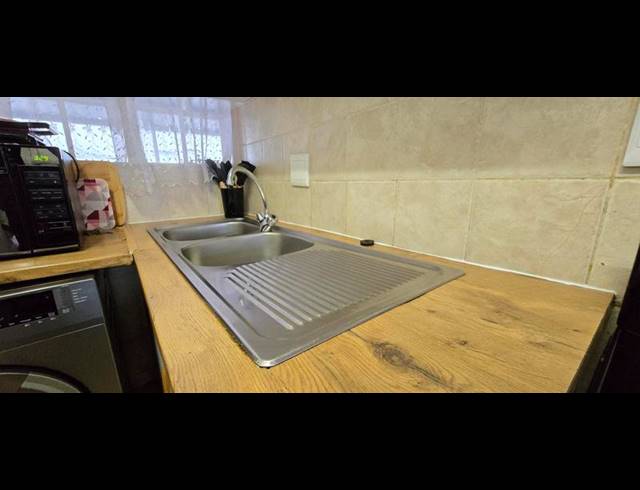 2 BEDROOM APARTMENT FOR SALE IN PRESTBURY